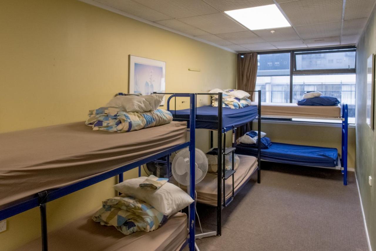 Silverfern Backpackers Hostel *