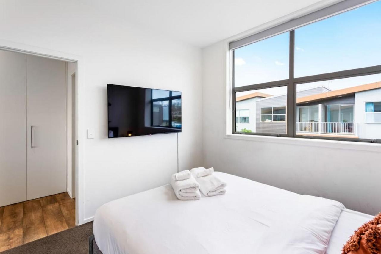 The Perfect Pad On The Shore Seconds To Stadium