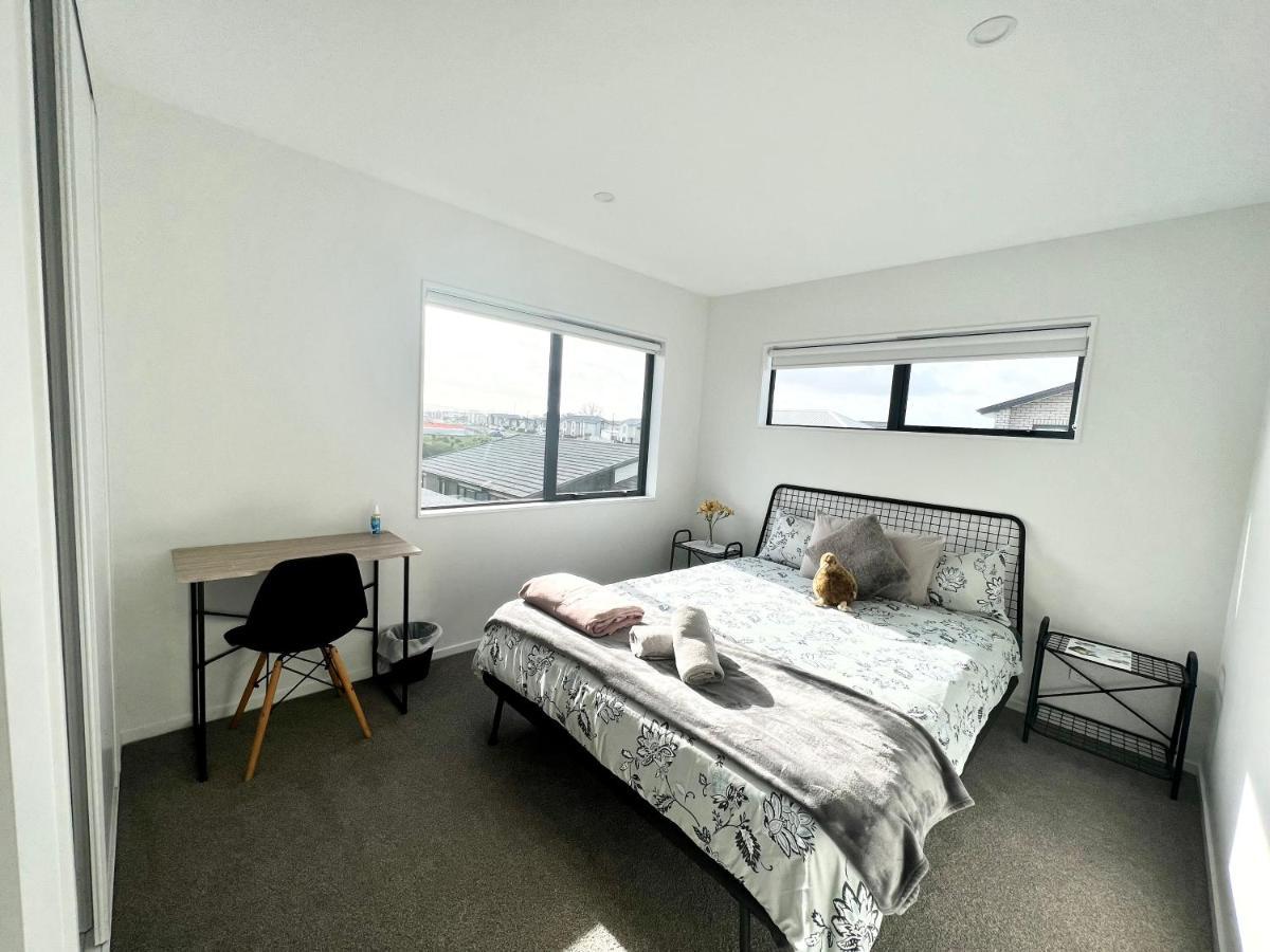 A&j Queen Bedroom-quiet And Brand New With Reserve View Auckland