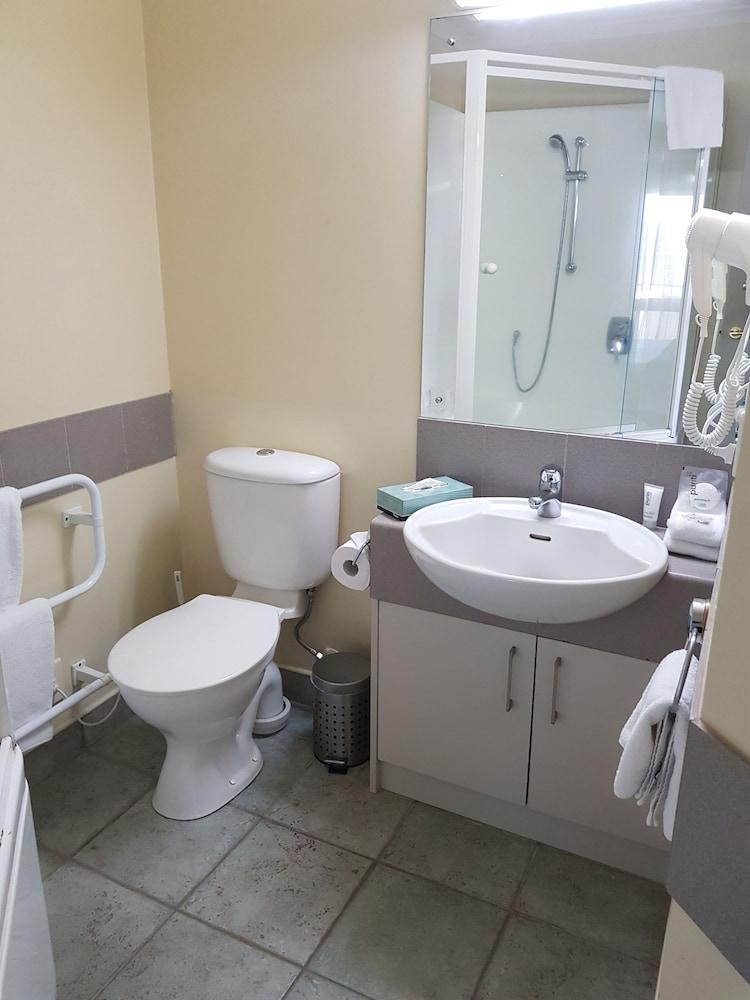 Quest Serviced Aparthotel 4*