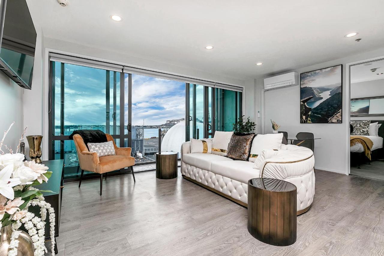 Dockside Luxury + Cp