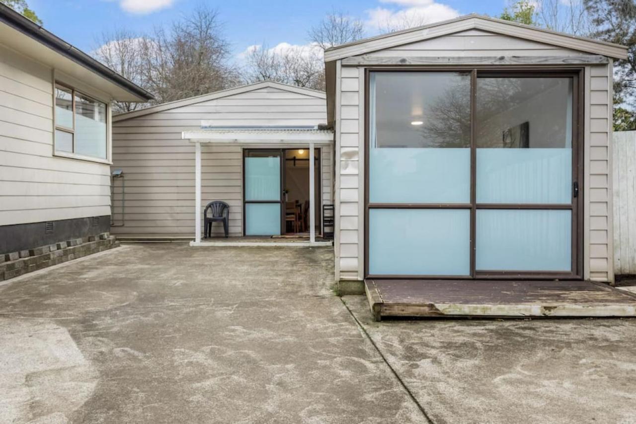 Fusion Modern Escape With Parking And Patio Holiday home *