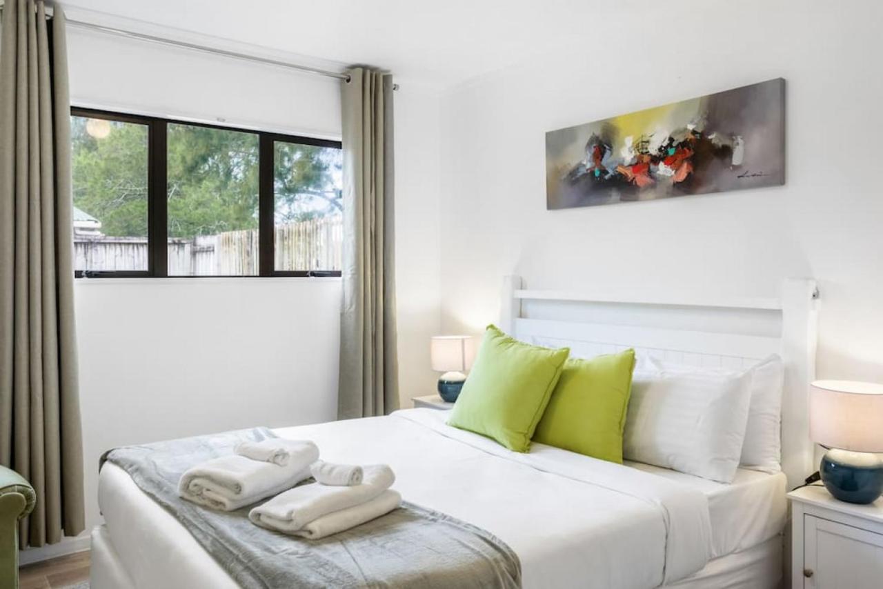 Fusion Modern Escape With Parking And Patio *