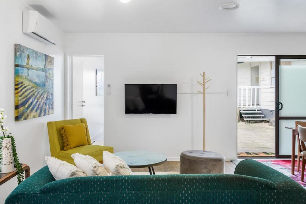 Fusion Modern Escape With Parking And Patio *