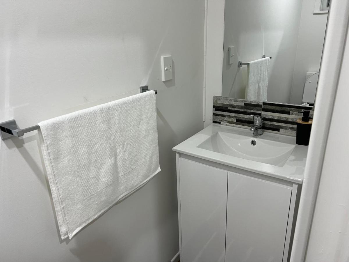 Spacious 4 Bedroom House In Manukau Holiday home