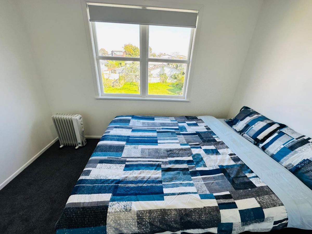 Spacious 4 Bedroom House In Manukau Holiday home Auckland