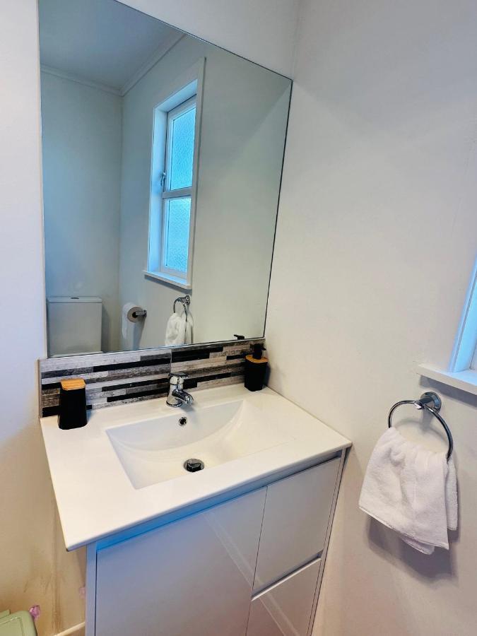 Spacious 4 Bedroom House In Manukau * Auckland