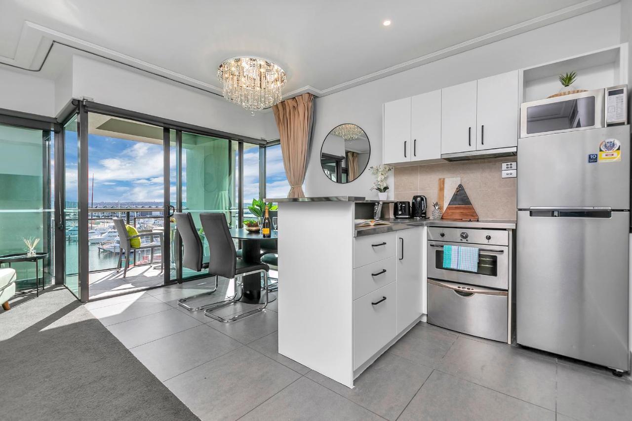 Apartment Bachelor's Sunset Pad
