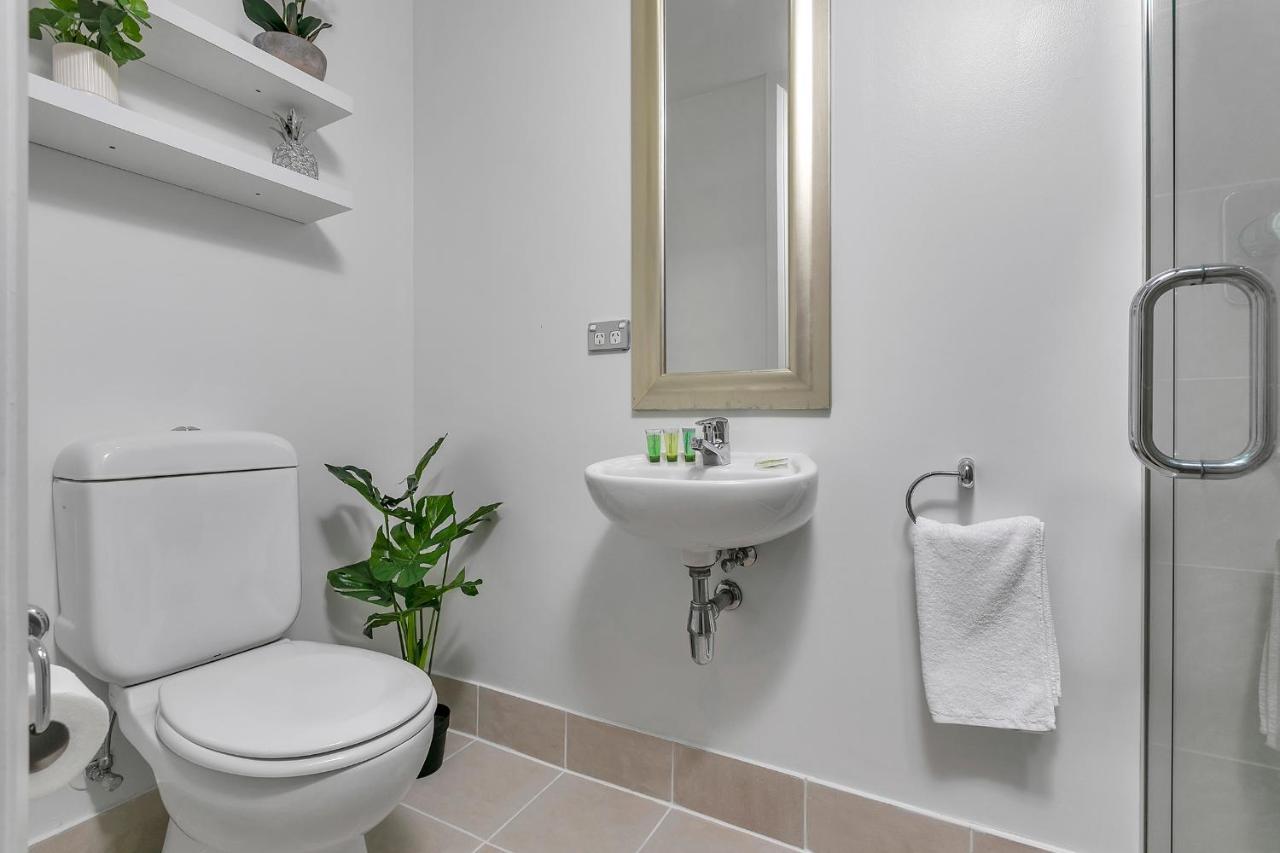 Bachelor's Sunset Pad Auckland