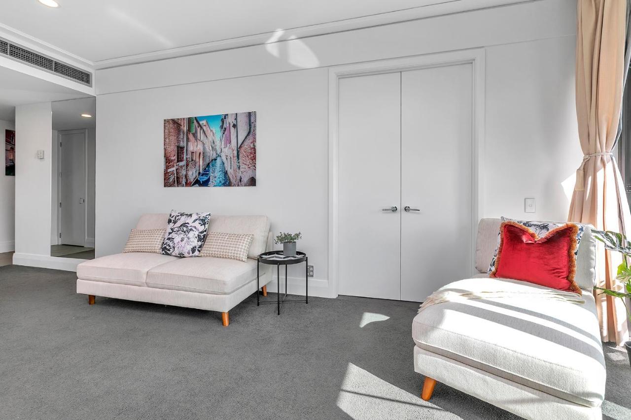 Bachelor's Sunset Pad