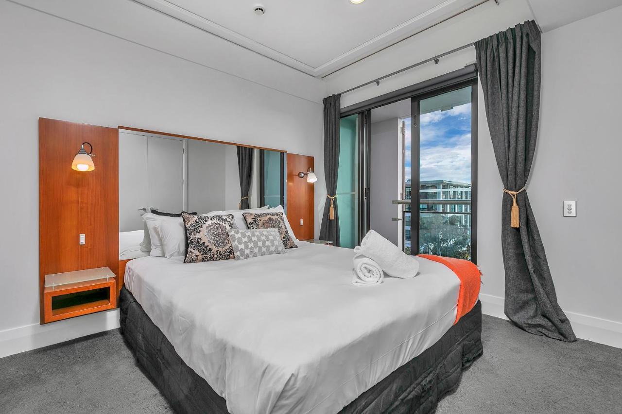Bachelor's Sunset Pad *