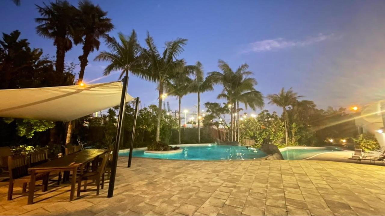 Le Mirage- Stylish, With Pools, Sauna,
