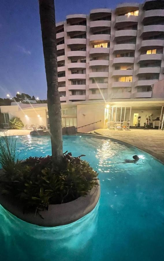 Le Mirage- Stylish, With Pools, Sauna, Auckland