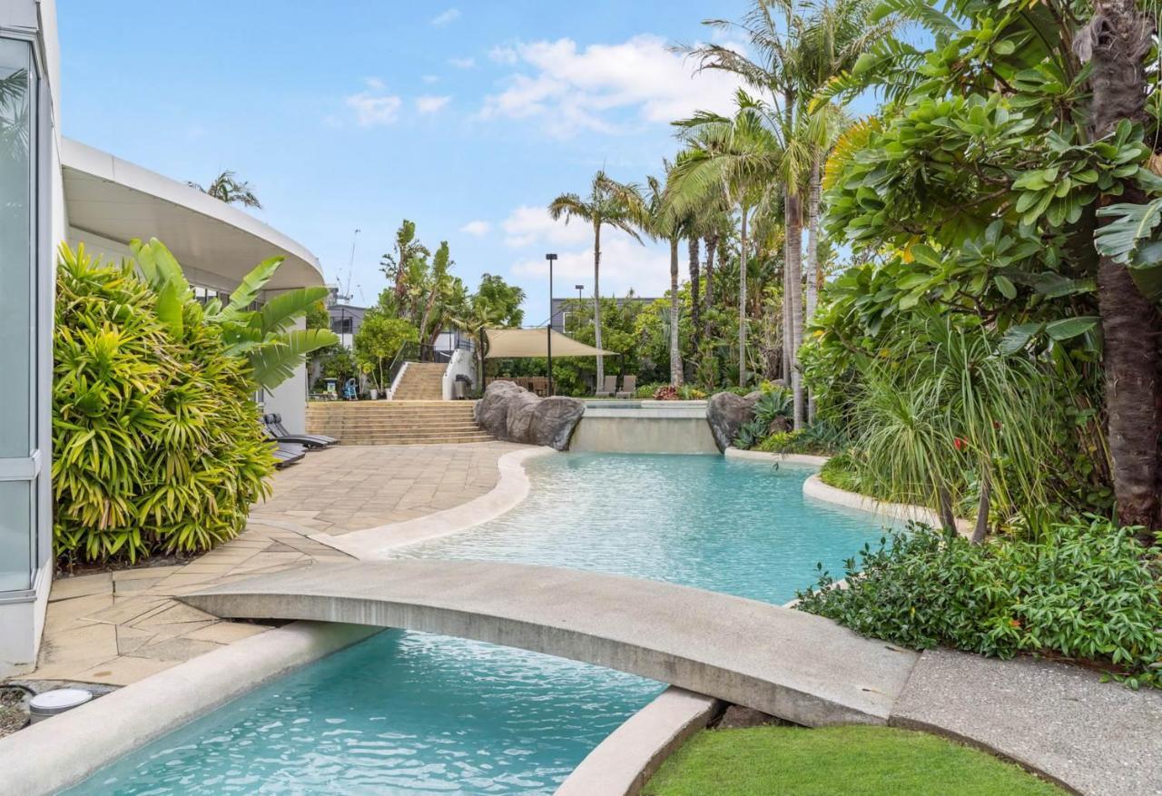 Le Mirage- Stylish, With Pools, Sauna, Apartment