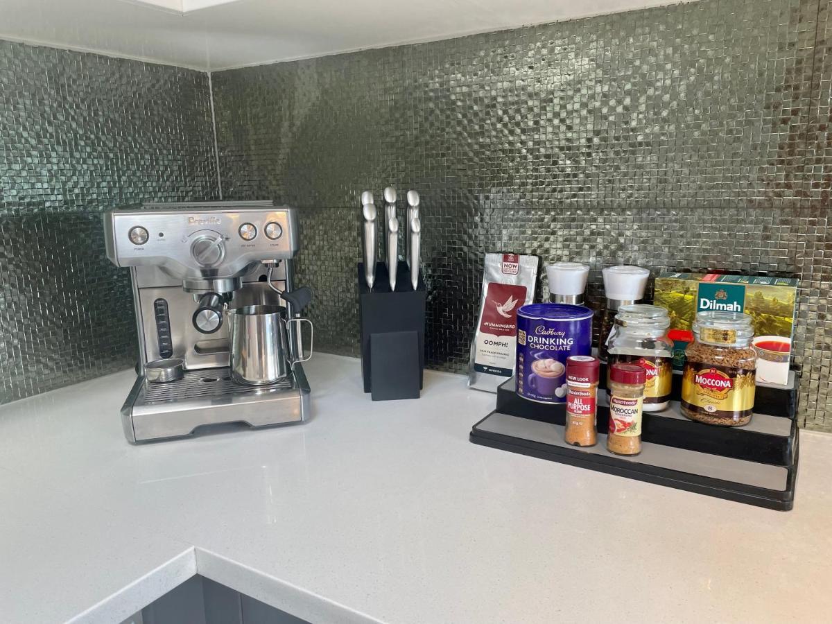 Albany Modern Private 2 Bedroom 2 Bathroom With Full Kitchen Netflix