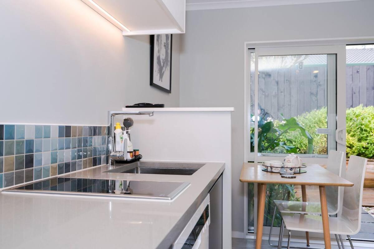 Modern Private 2 Bedroom Home-unit In Albany With Netflix *