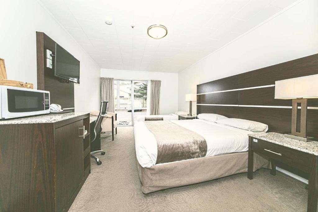 Hotel Airport Gateway 4*