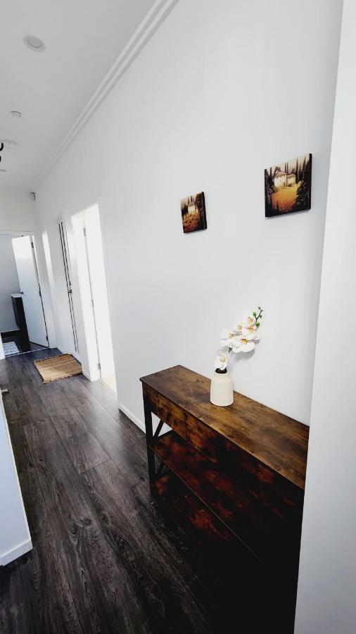 Plush 3 Bedroom Property In Hobsonville Apartment *