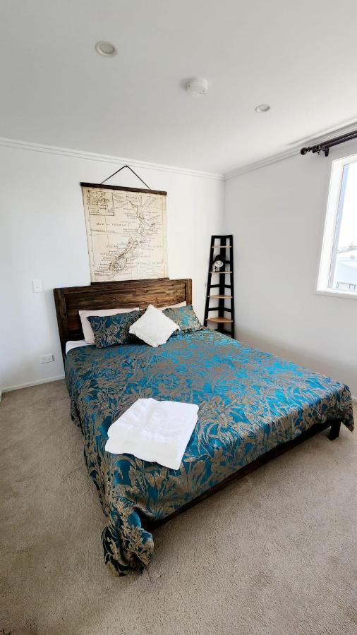 Plush 3 Bedroom Property In Hobsonville Auckland