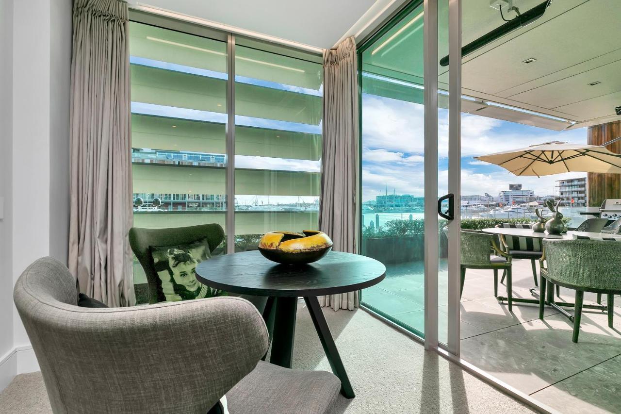 Qv Waterfront Glamour *