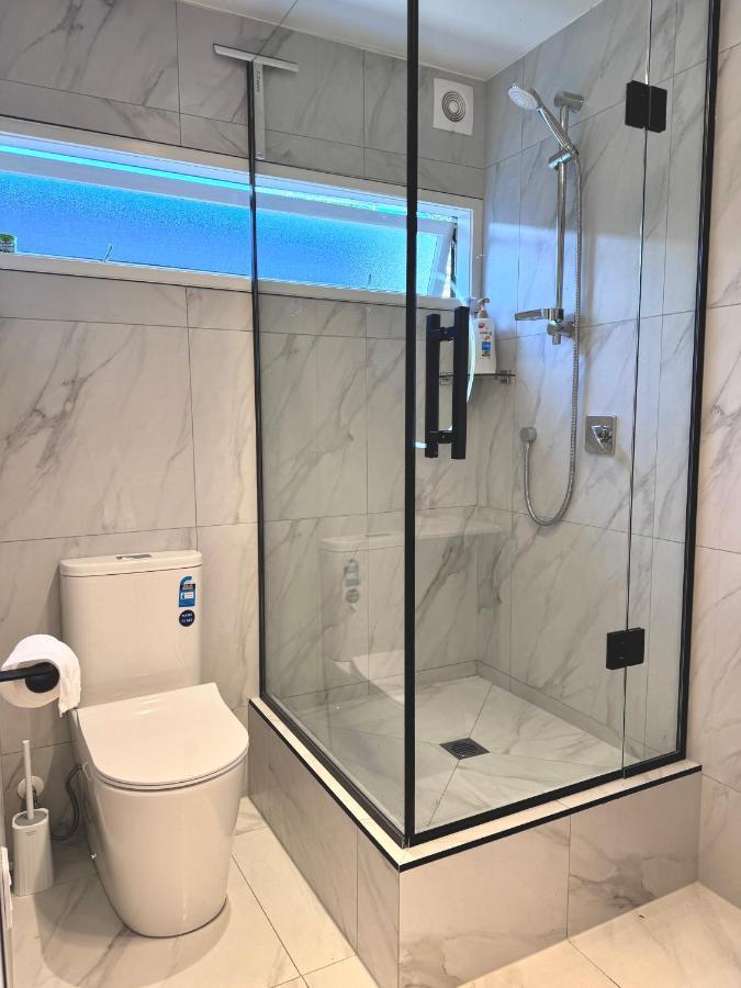 Peaceful And Lovely With External Private Bathroom Auckland