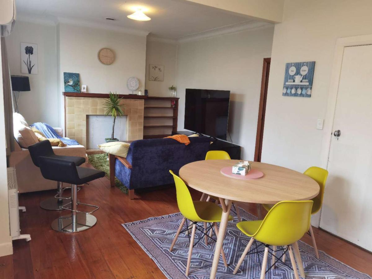 Epsom Red House Holiday home *