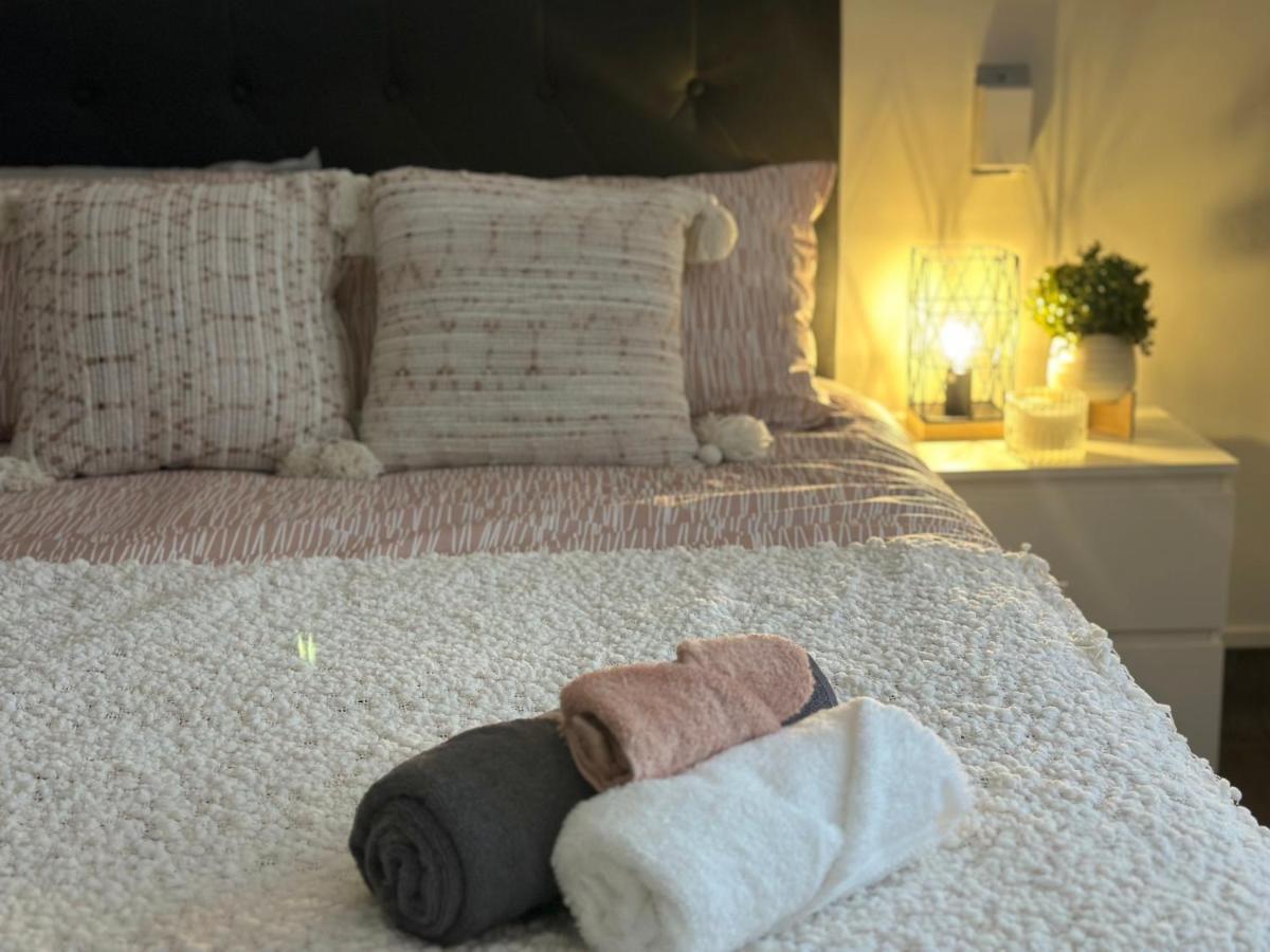 Eden Hostel *