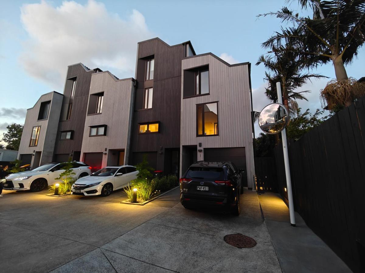 Private With Ensuite & Garden Epsom
