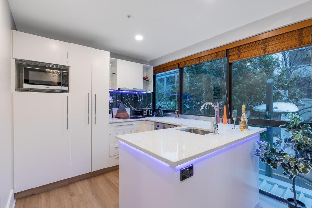 Apartment Your Next Viaduct Getaway!