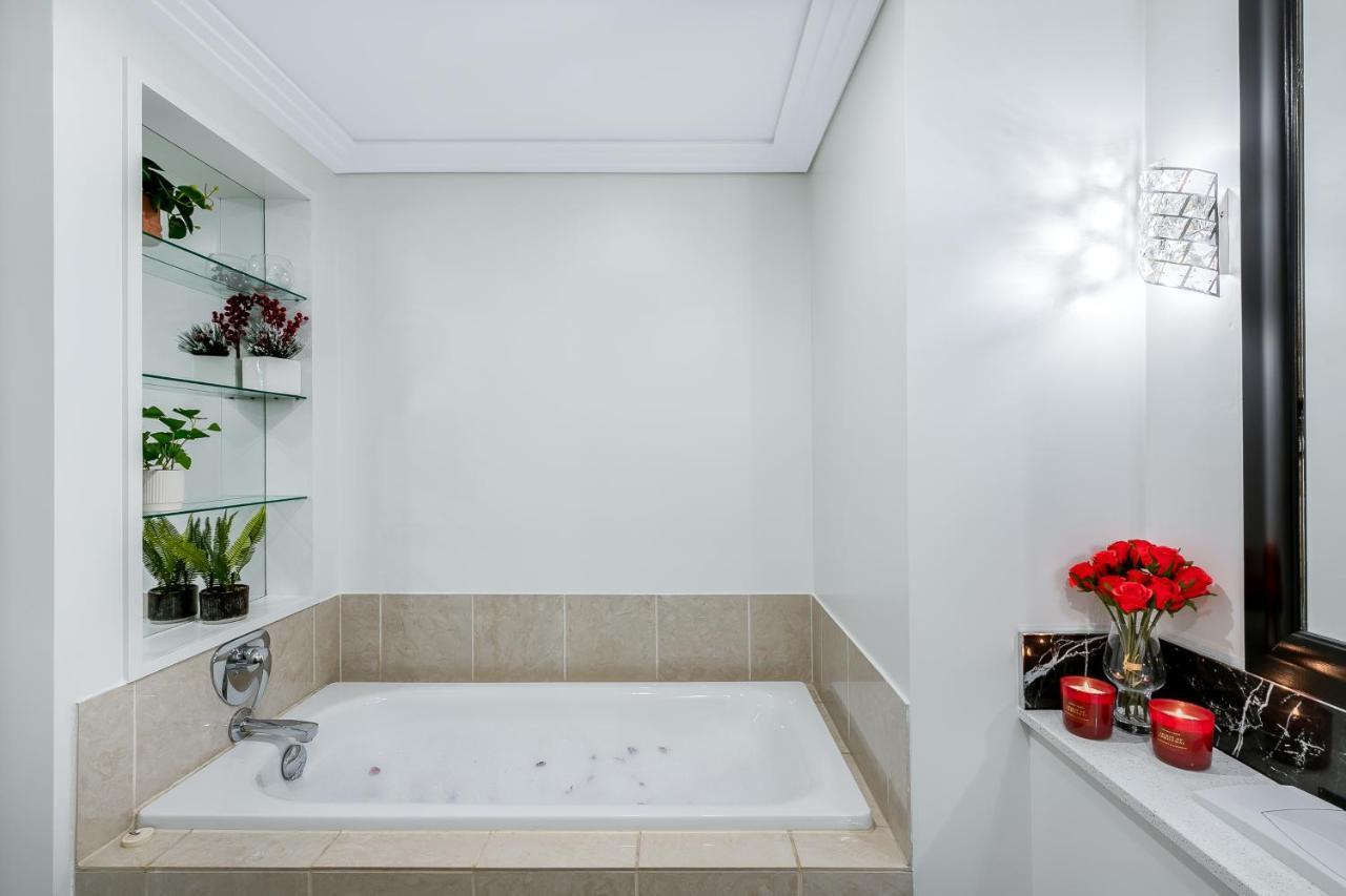 Your Next Viaduct Getaway! Apartment *