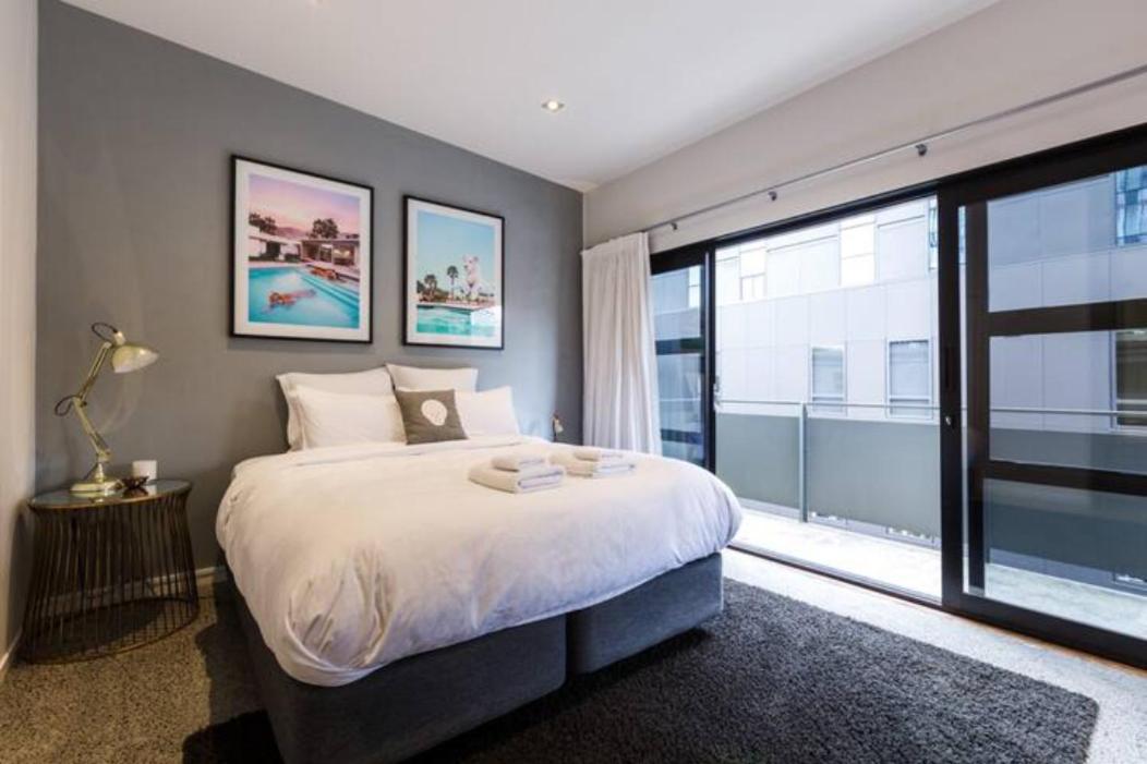 Sale Street Loft *