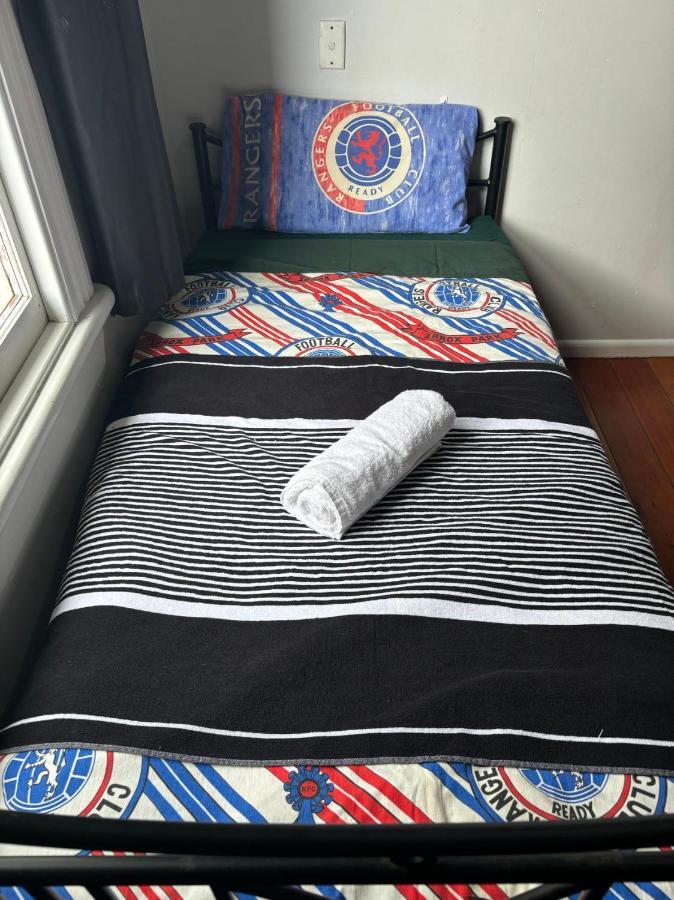Villa Mt Eden Tidy Bedroom Rm7 *
