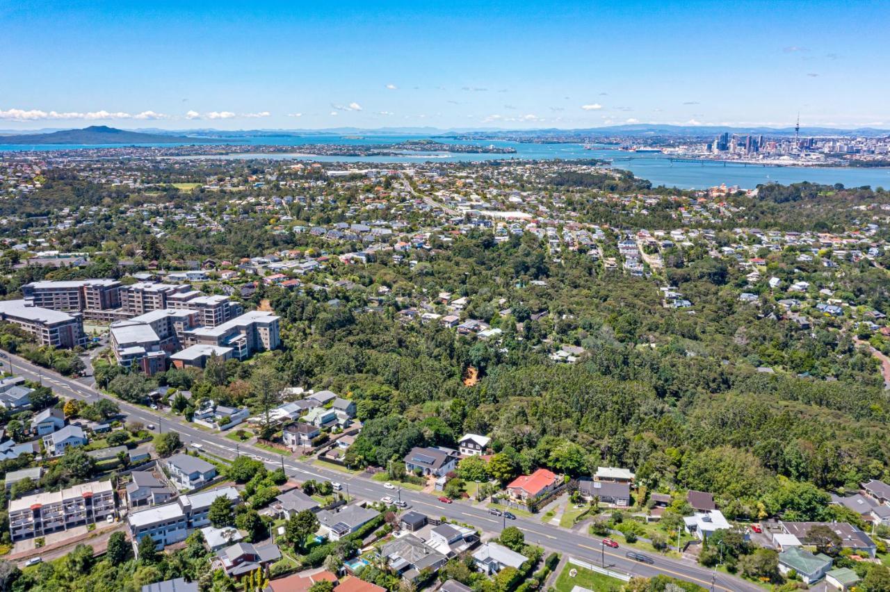 Tui Escape - 4 Bedroom Downstairs Birkenhead Auckland