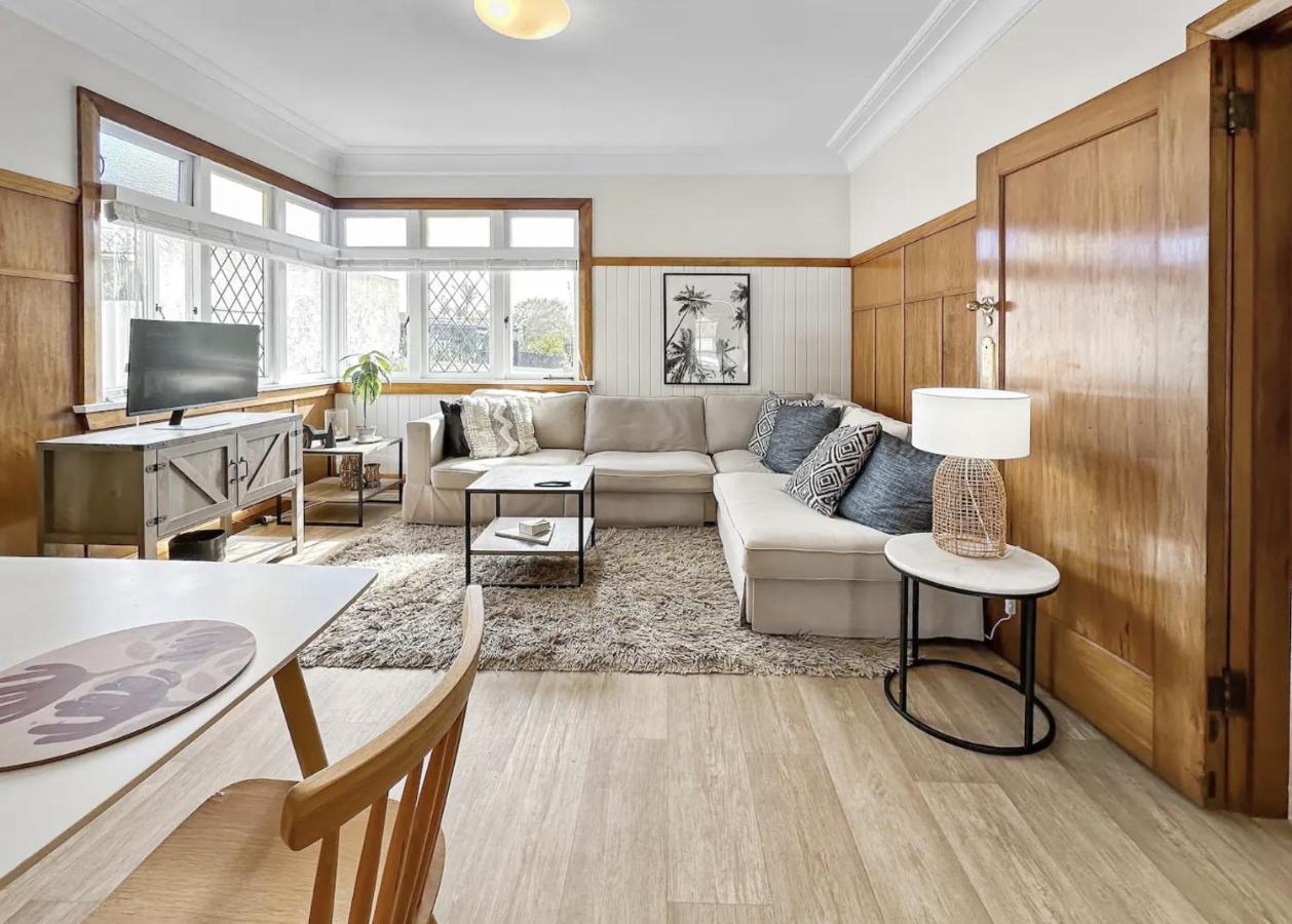 Tui Escape - 4 Bedroom Downstairs Birkenhead * Auckland
