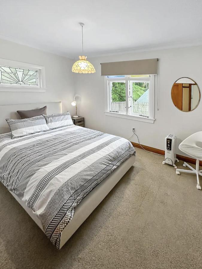 Tui Escape - 4 Bedroom Downstairs Birkenhead * Auckland