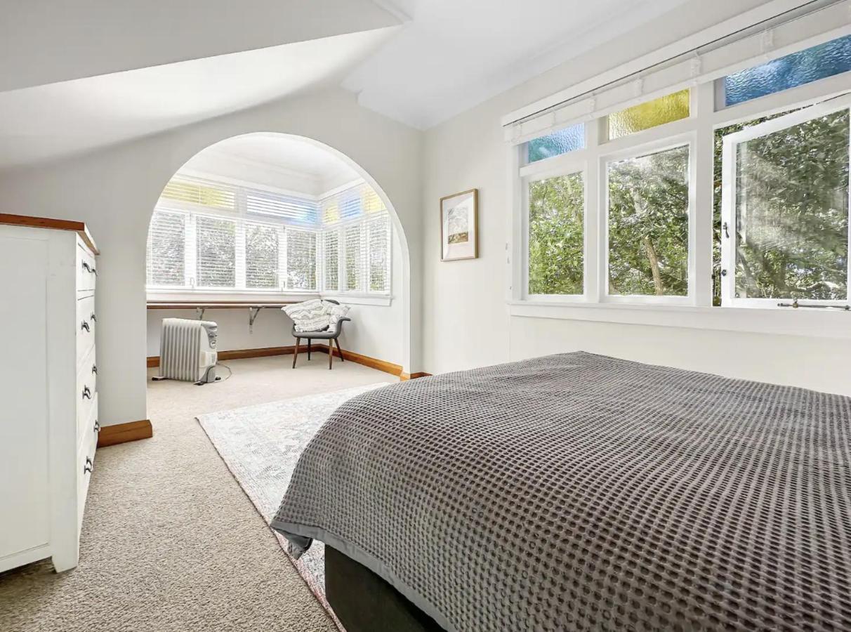 Tui Escape - 4 Bedroom Downstairs Birkenhead * Auckland