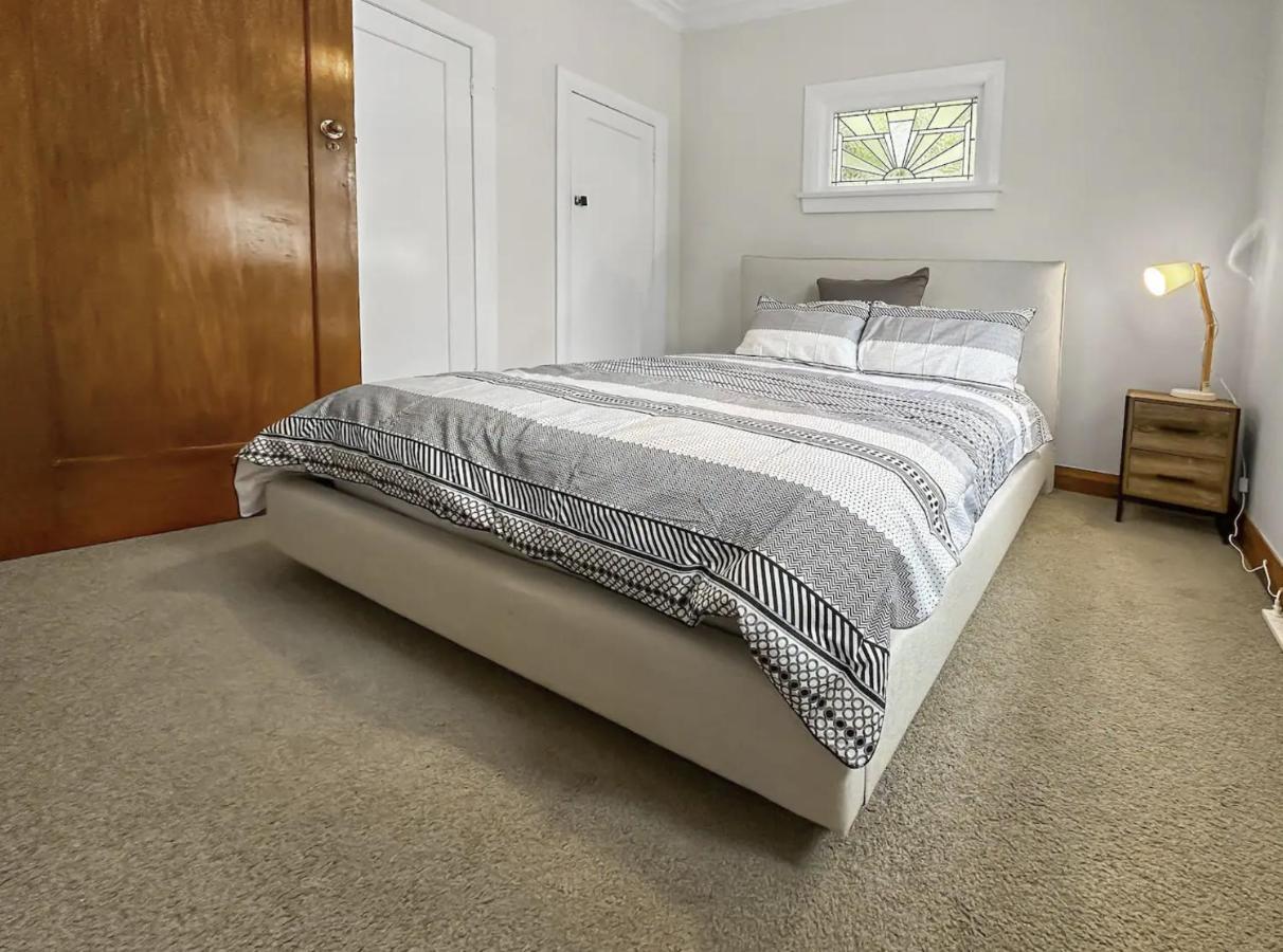 Tui Escape - 4 Bedroom Downstairs Birkenhead Apartment Auckland
