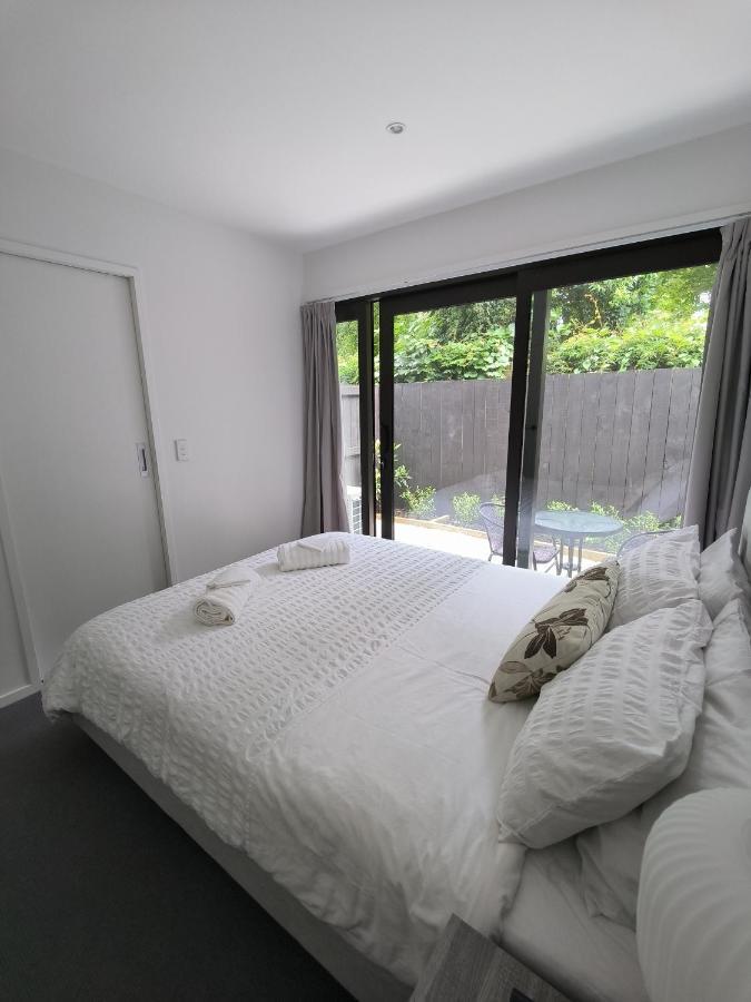 Private With Ensuite & Garden Epsom Guest house