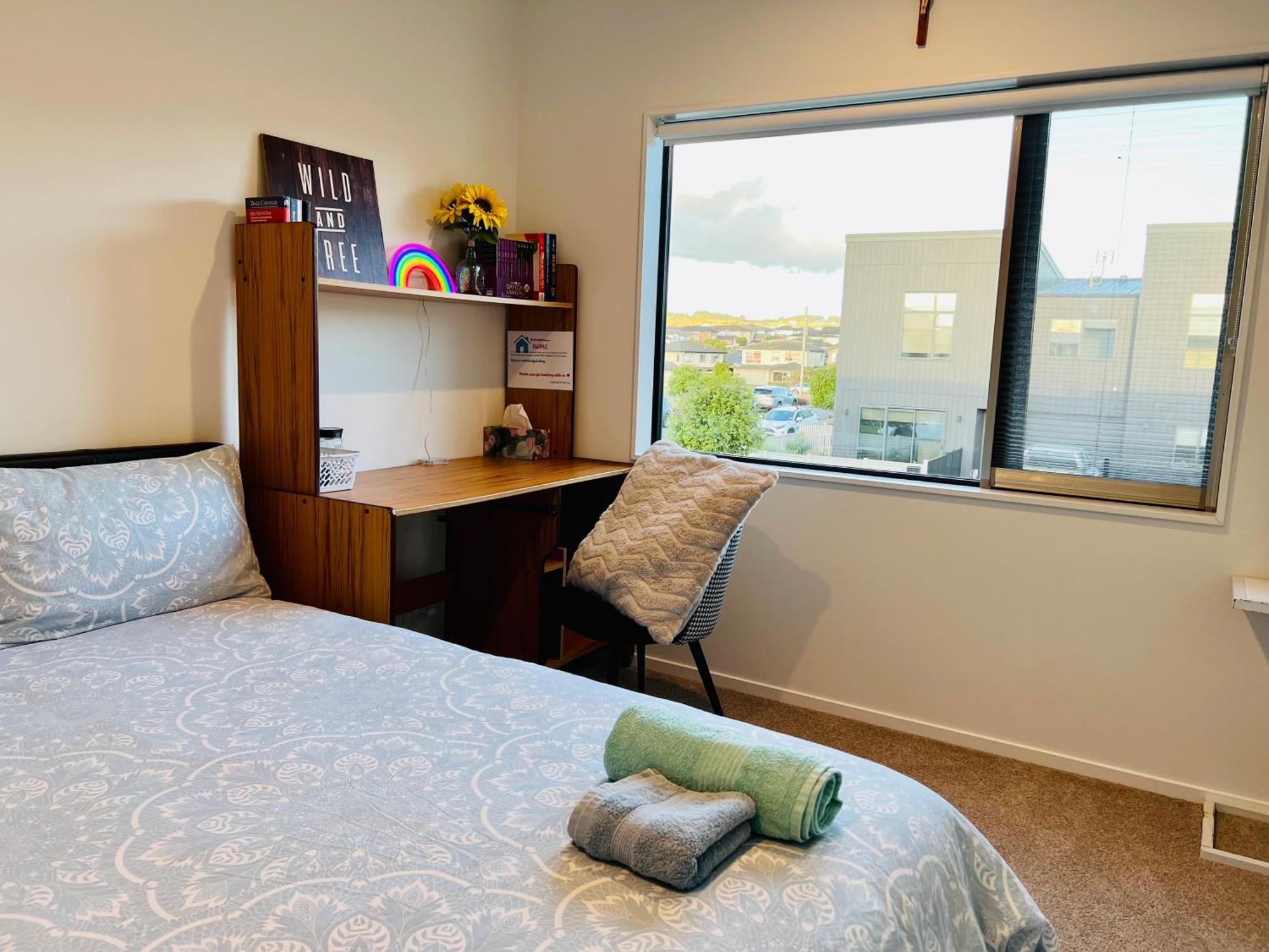 Homestay Ln In Flat Bush *