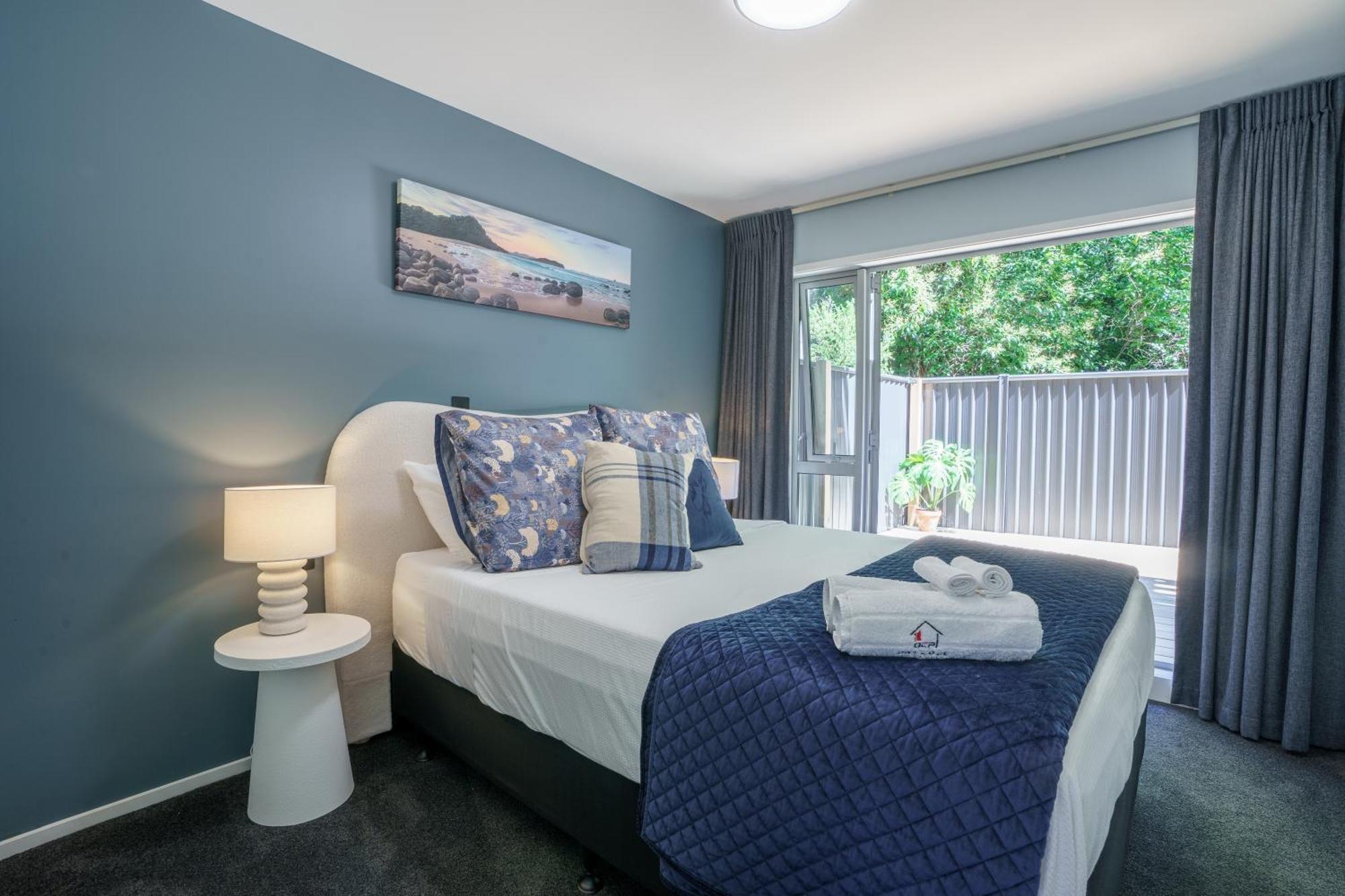 Escape Modern With Pool * Auckland