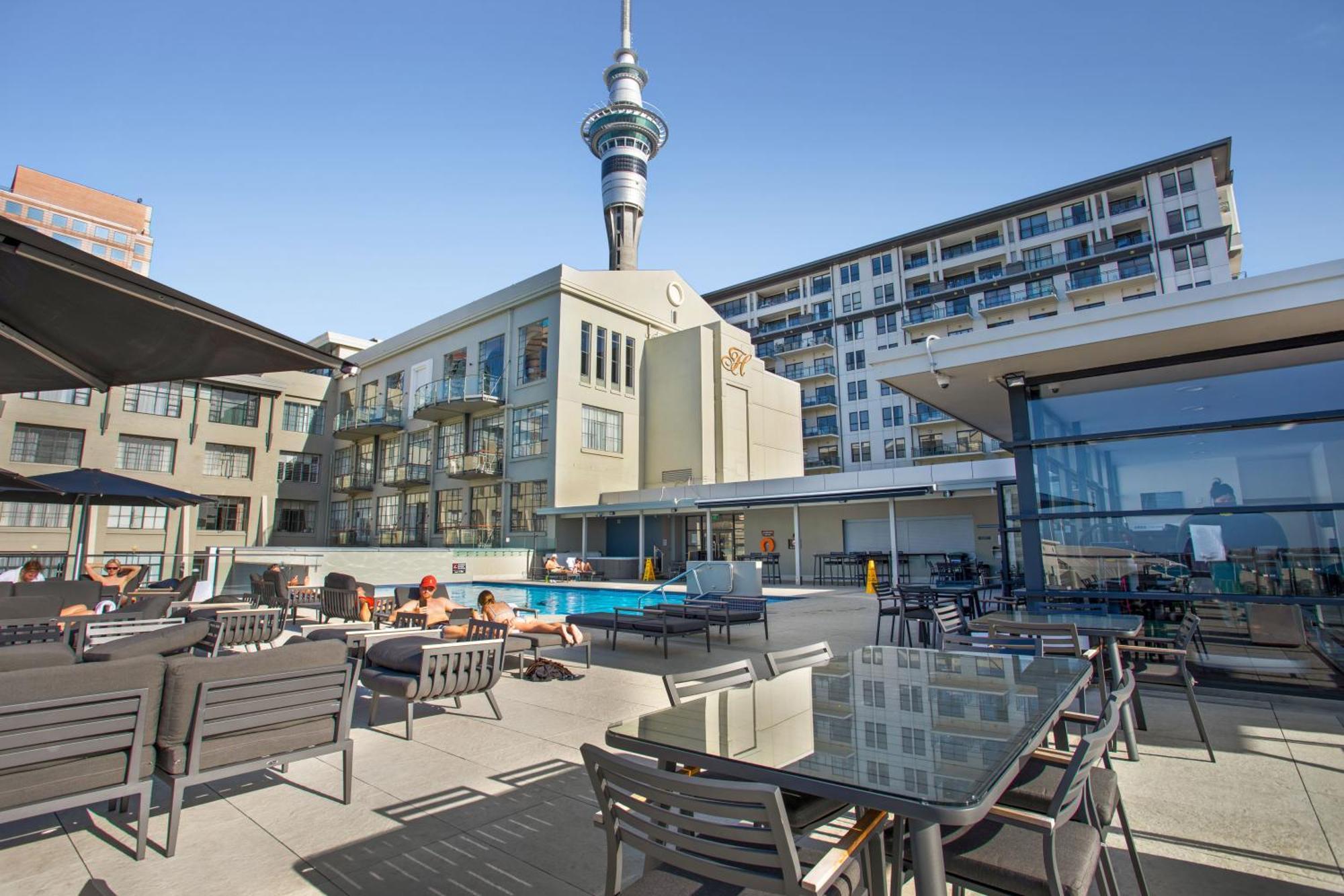 Apartment Deluxe Heated Pool Gym Hot Tub Sauna Tennis Court Auckland