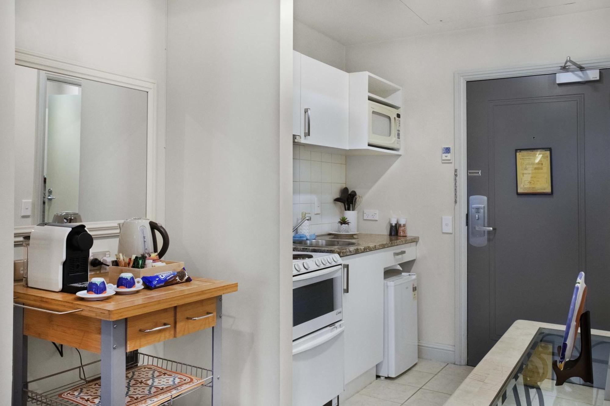 Apartment Deluxe Heated Pool Gym Hot Tub Sauna Tennis Court Auckland