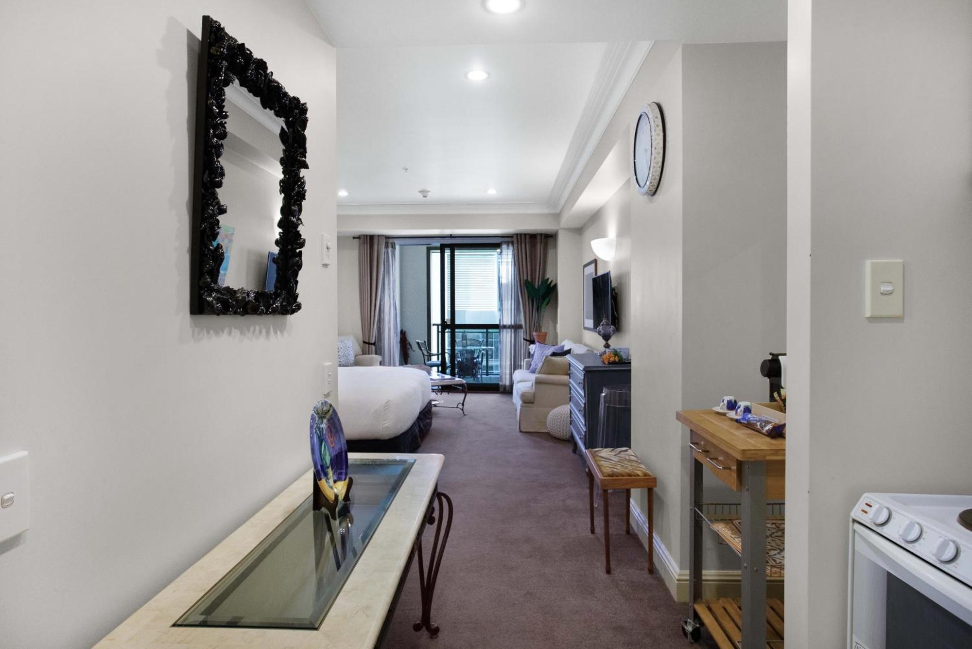 Apartment Deluxe Heated Pool Gym Hot Tub Sauna Tennis Court Auckland
