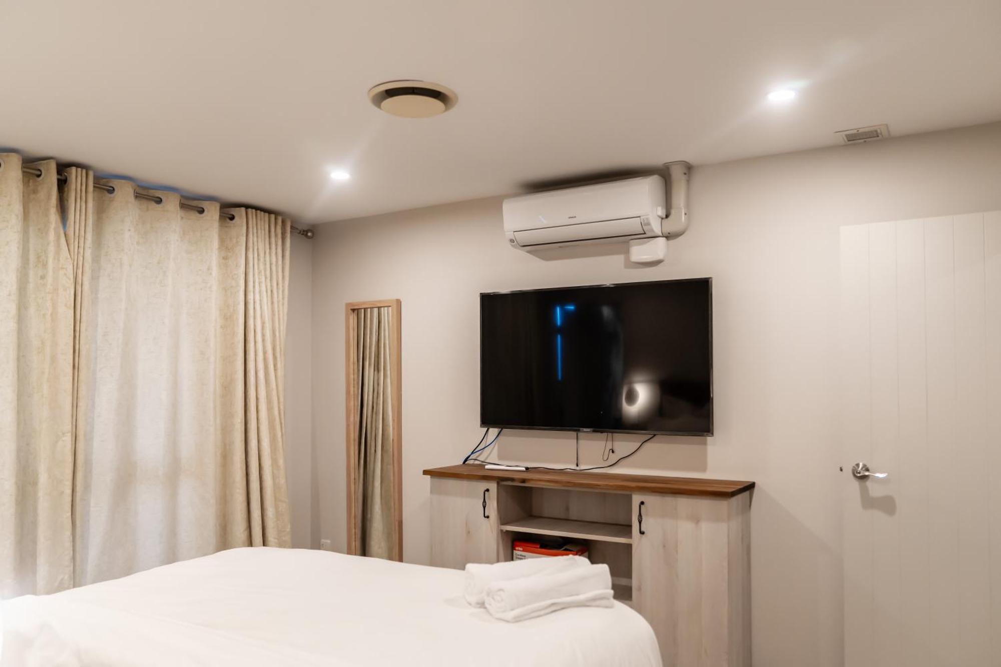 Luxury Apartment *