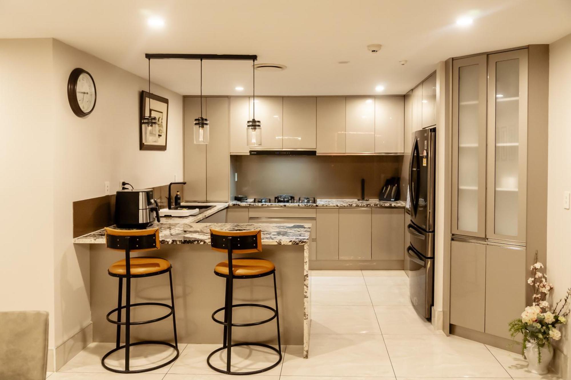 Luxury * Auckland