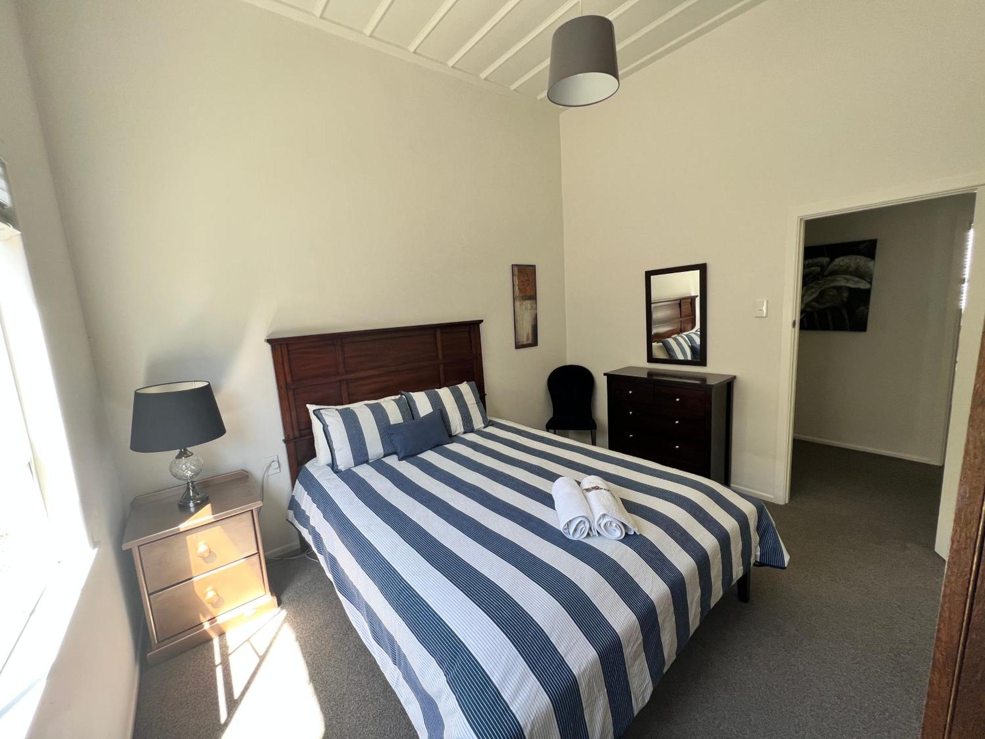 Eden Park House Homestay *