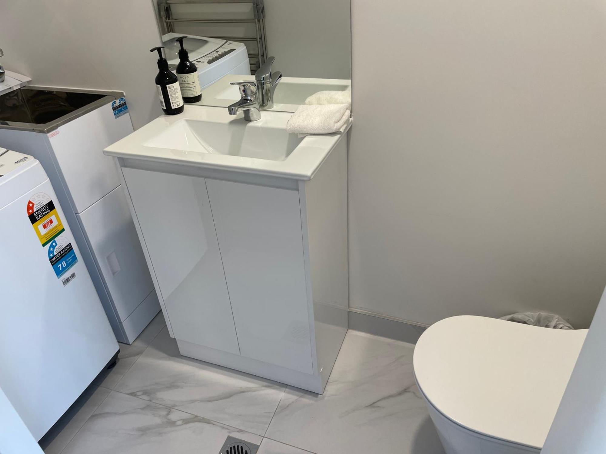 Modern By The Reserve Auckland