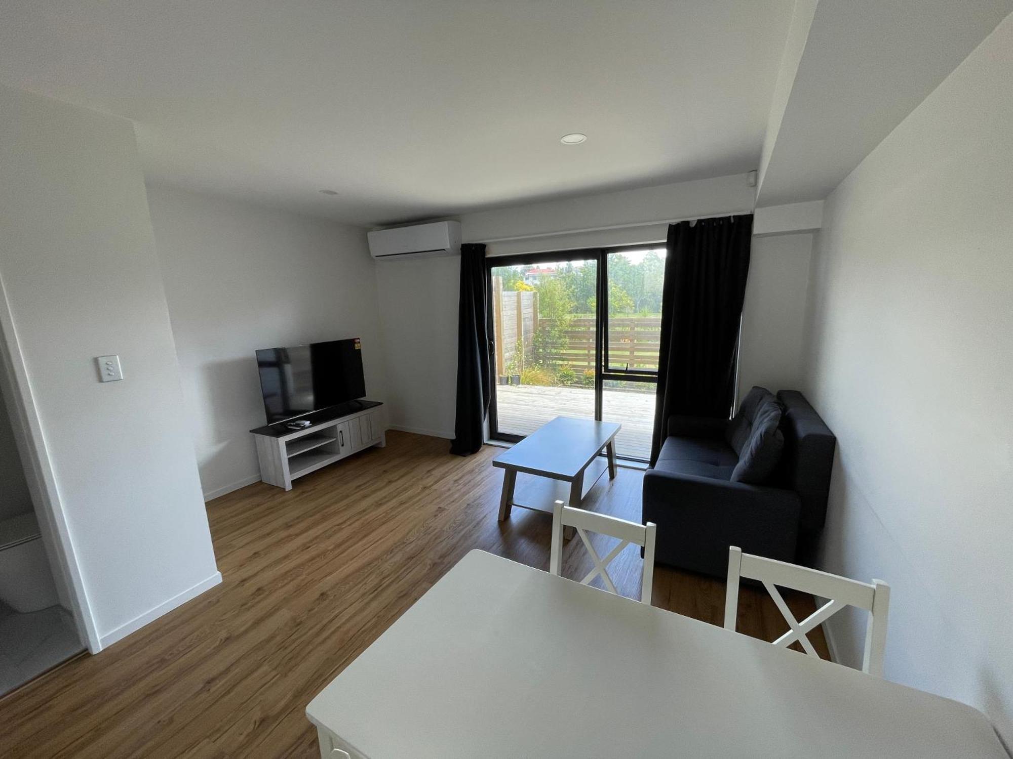 Modern By The Reserve Auckland