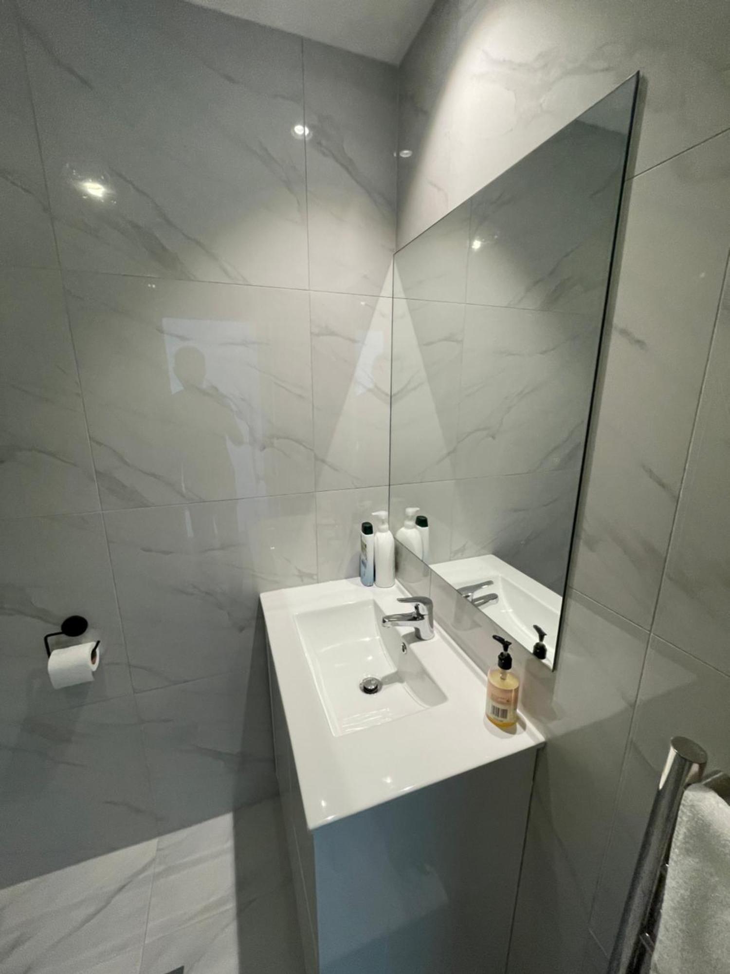 Modern By The Reserve Holiday home Auckland