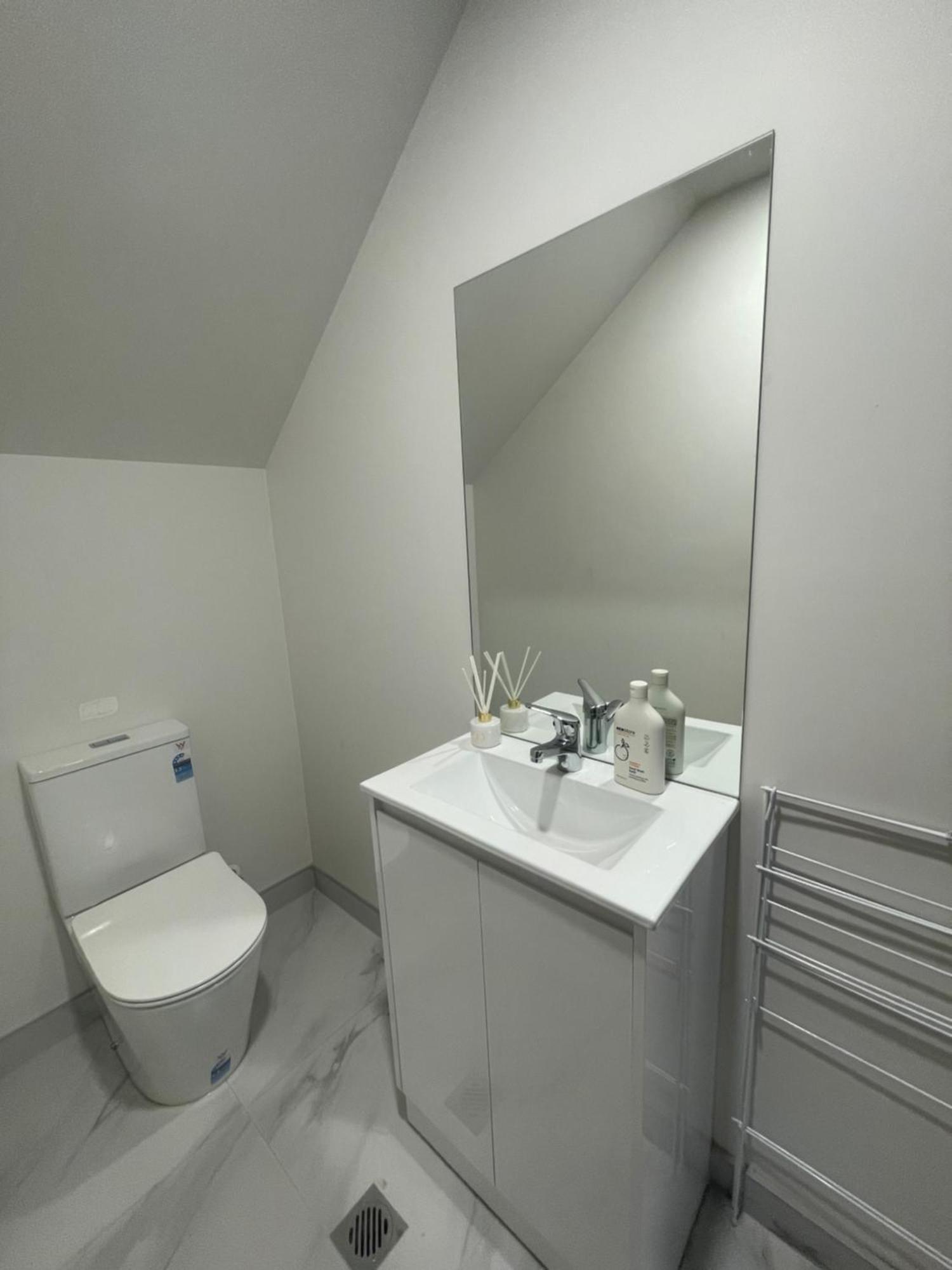 Modern By The Reserve * Auckland